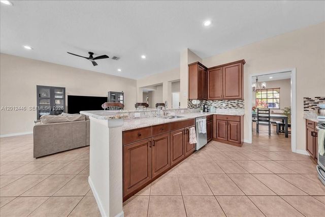 1634 Sandpiper Cir, Weston, FL 33327