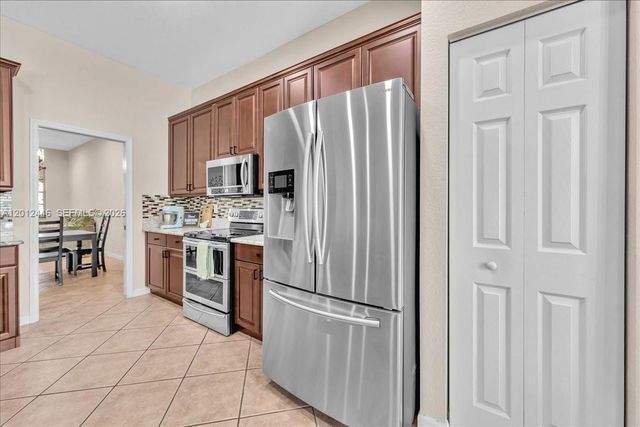 1634 Sandpiper Cir, Weston, FL 33327