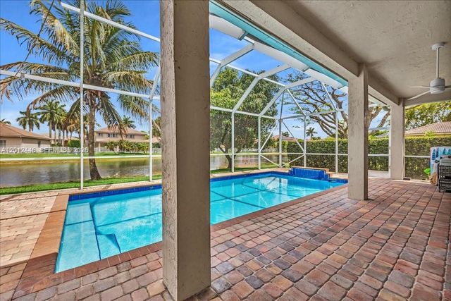 1634 Sandpiper Cir, Weston, FL 33327