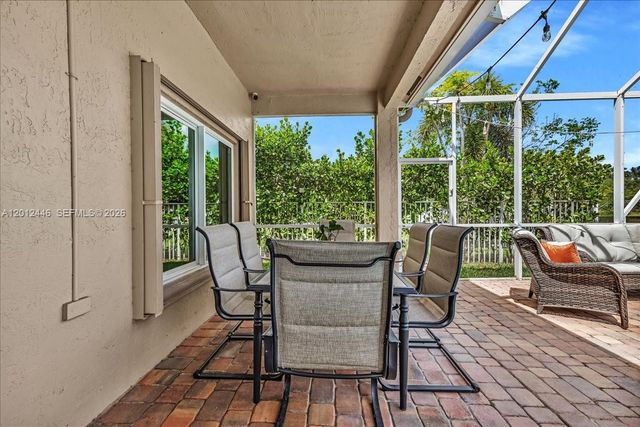 1634 Sandpiper Cir, Weston, FL 33327
