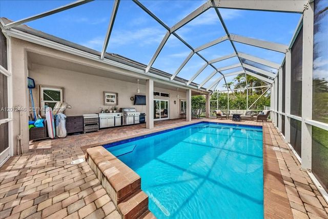 1634 Sandpiper Cir, Weston, FL 33327