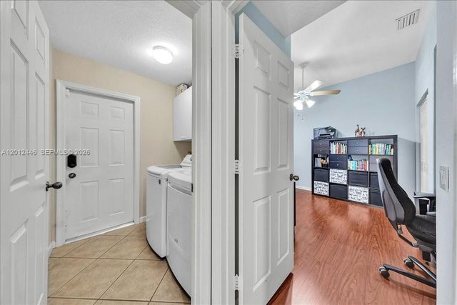 1634 Sandpiper Cir, Weston, FL 33327