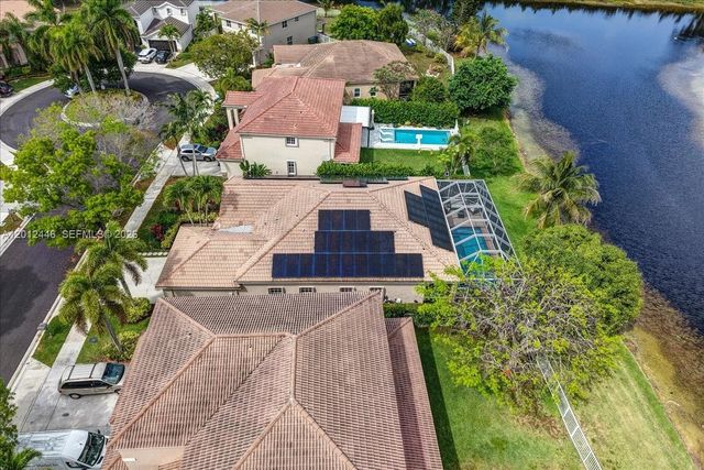 1634 Sandpiper Cir, Weston, FL 33327