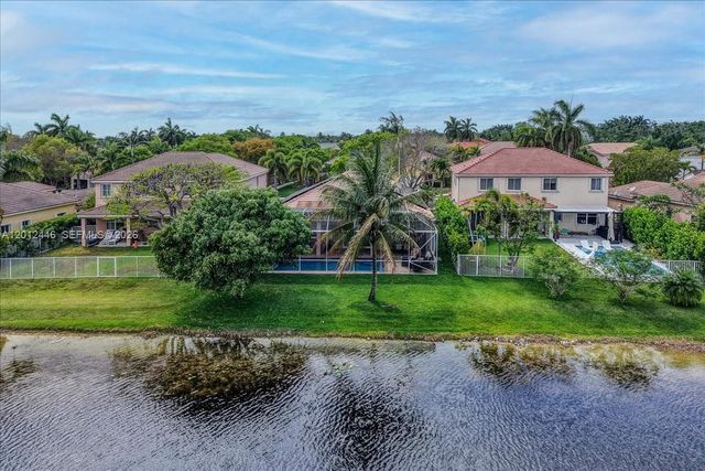 1634 Sandpiper Cir, Weston, FL 33327