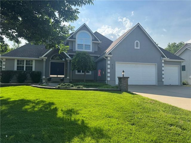 4212 NE Suwannee Drive, Lee's Summit, MO 64064