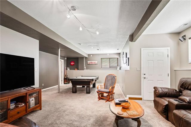 4212 NE Suwannee Drive, Lee's Summit, MO 64064
