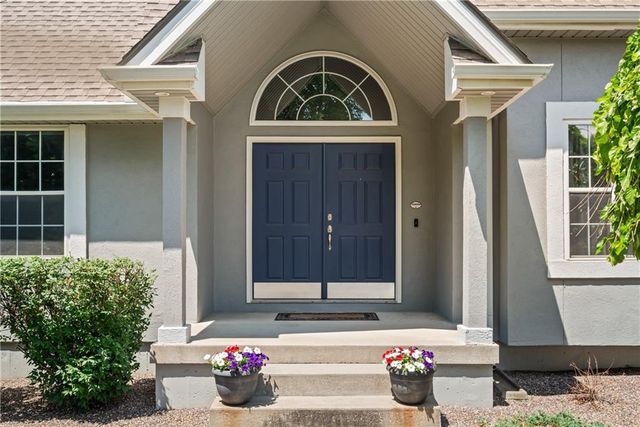 4212 NE Suwannee Drive, Lee's Summit, MO 64064