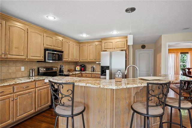 4212 NE Suwannee Drive, Lee's Summit, MO 64064