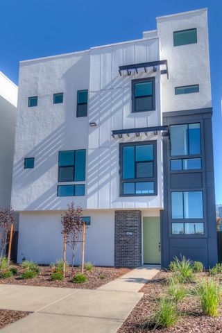 427 6th St, West Sacramento, CA 95605