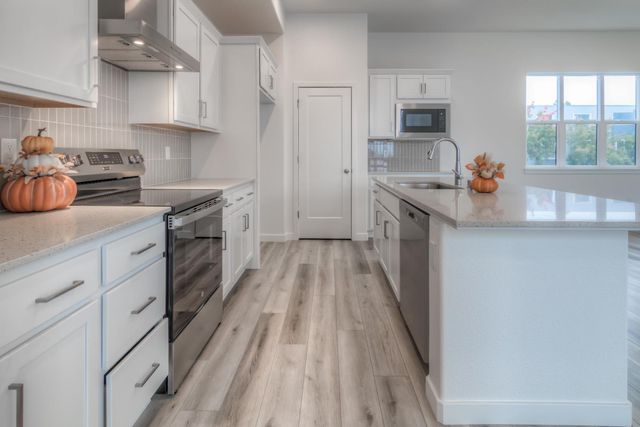 427 6th St, West Sacramento, CA 95605