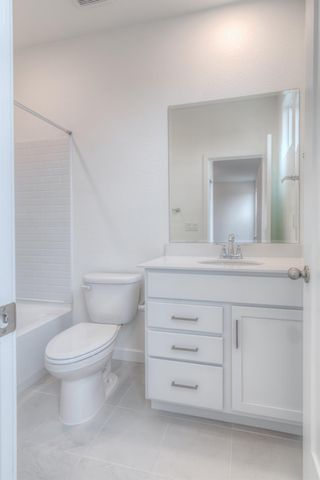 427 6th St, West Sacramento, CA 95605