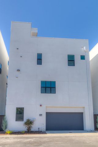 427 6th St, West Sacramento, CA 95605