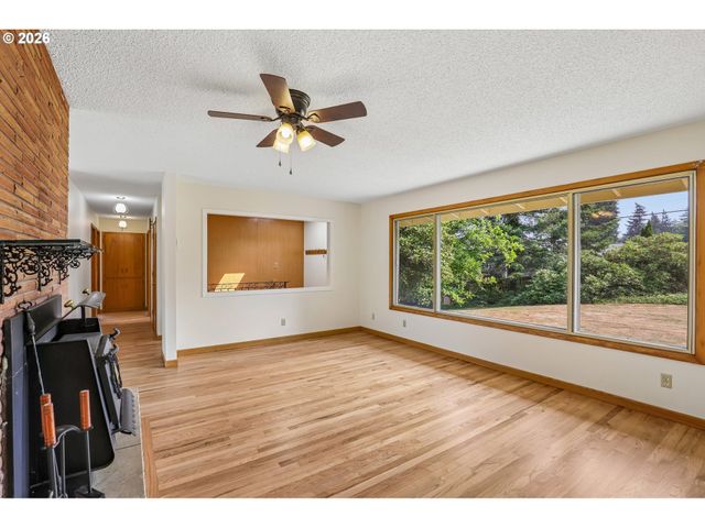 31 CEDAR GATES Rd, Longview, WA 98632