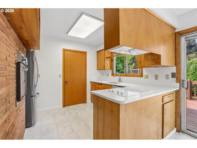 31 CEDAR GATES Rd, Longview, WA 98632