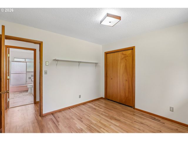 31 CEDAR GATES Rd, Longview, WA 98632