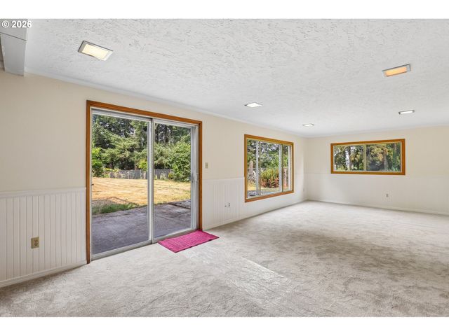 31 CEDAR GATES Rd, Longview, WA 98632