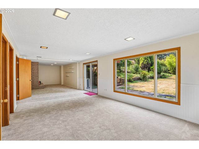 31 CEDAR GATES Rd, Longview, WA 98632