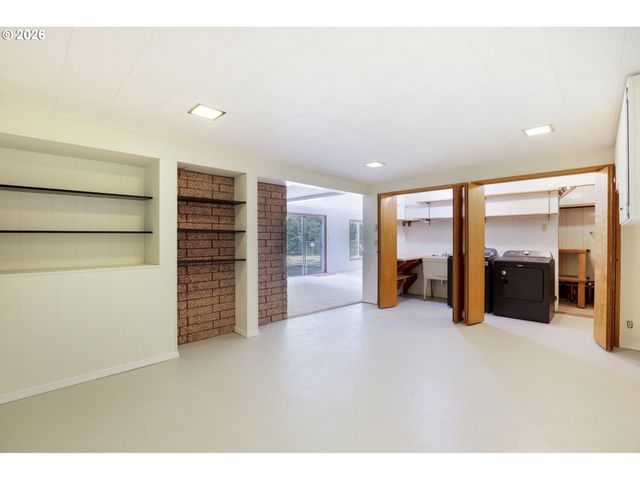 31 CEDAR GATES Rd, Longview, WA 98632
