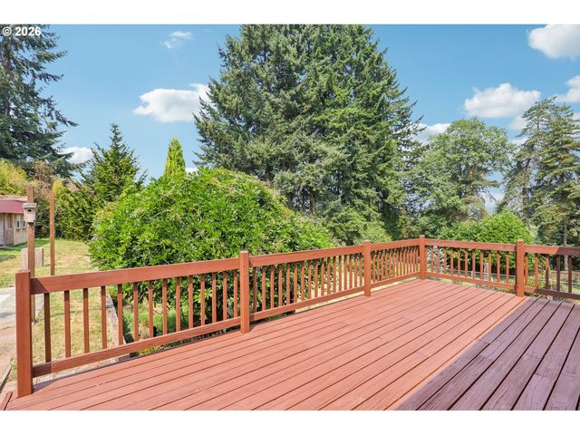 31 CEDAR GATES Rd, Longview, WA 98632
