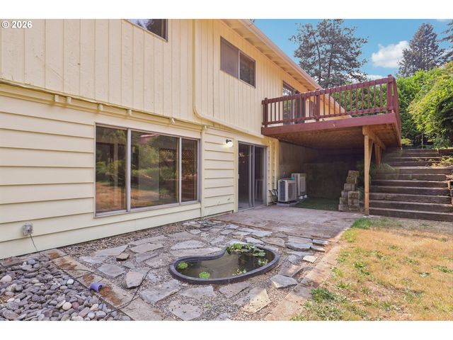 31 CEDAR GATES Rd, Longview, WA 98632