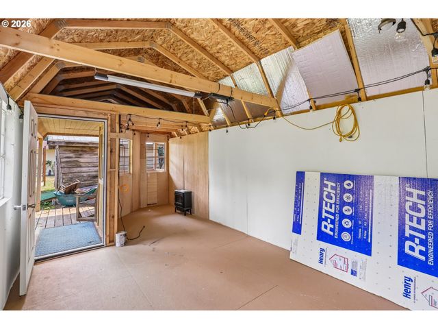 31 CEDAR GATES Rd, Longview, WA 98632