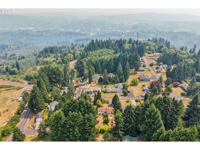 31 CEDAR GATES Rd, Longview, WA 98632