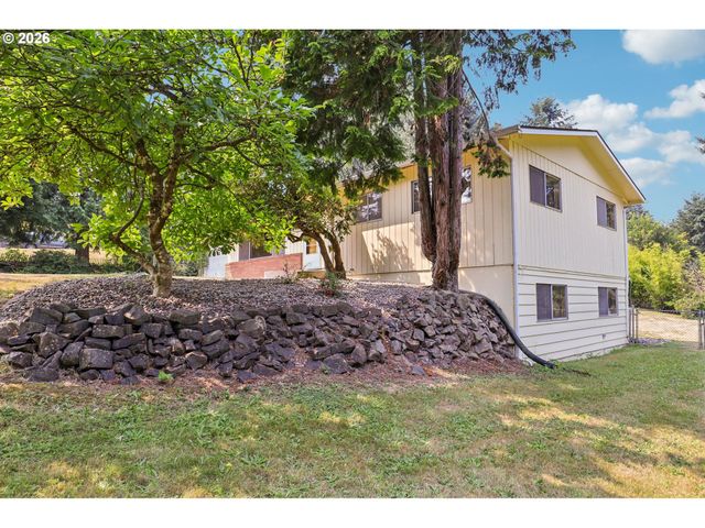 31 CEDAR GATES Rd, Longview, WA 98632