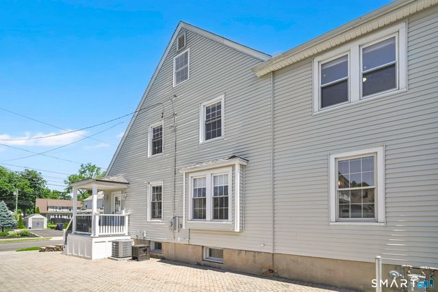 107 Washington Circle, West Hartford, CT 06119