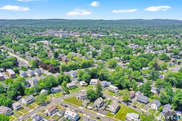 107 Washington Circle, West Hartford, CT 06119