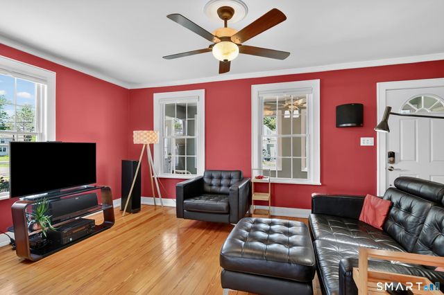 107 Washington Circle, West Hartford, CT 06119