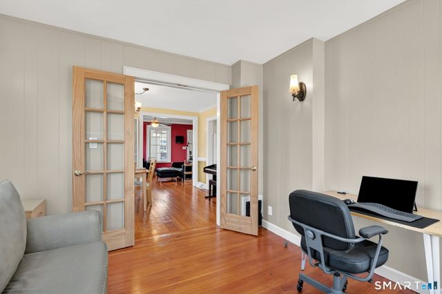 107 Washington Circle, West Hartford, CT 06119