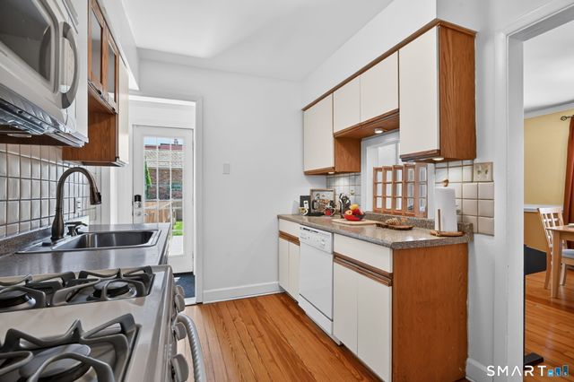 107 Washington Circle, West Hartford, CT 06119