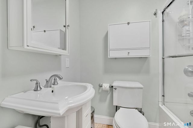 107 Washington Circle, West Hartford, CT 06119