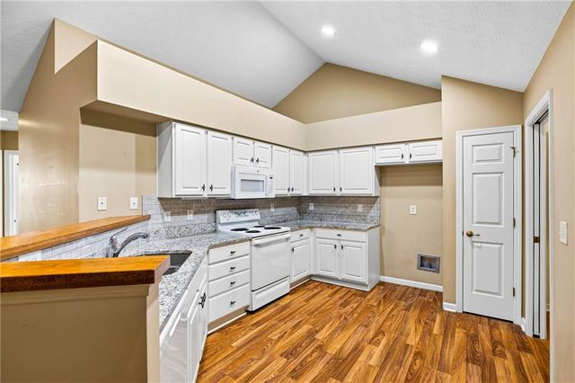 3783 Vineyards Lake Circle NW 21, Kennesaw, GA 30144