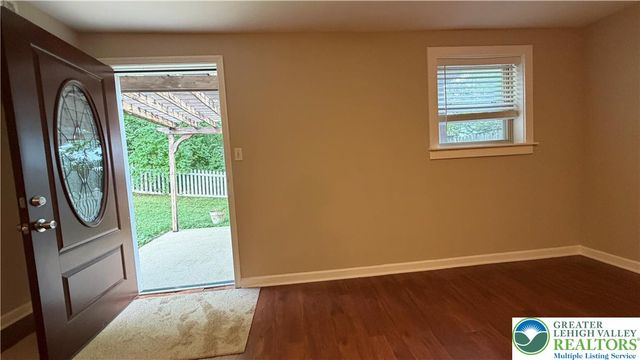 148 Cornerstone Place, Whitehall Twp, PA 18052