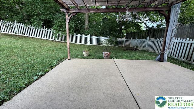 148 Cornerstone Place, Whitehall Twp, PA 18052