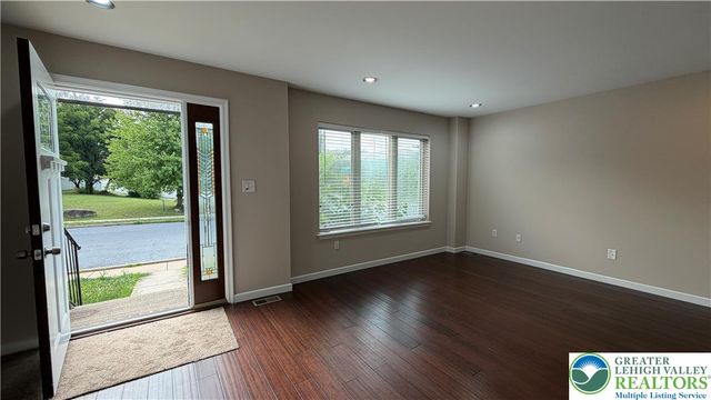 148 Cornerstone Place, Whitehall Twp, PA 18052