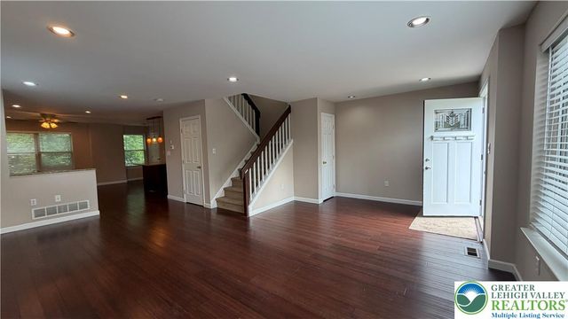148 Cornerstone Place, Whitehall Twp, PA 18052