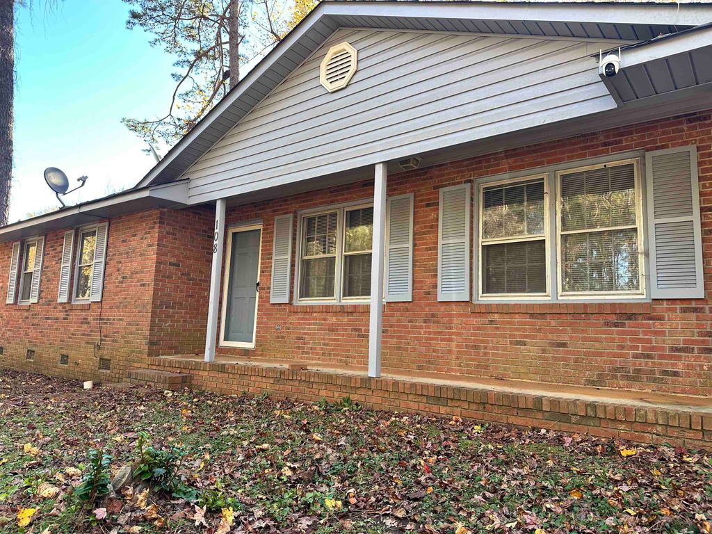 108 Woodshire Drive, Boiling Springs, SC 29316