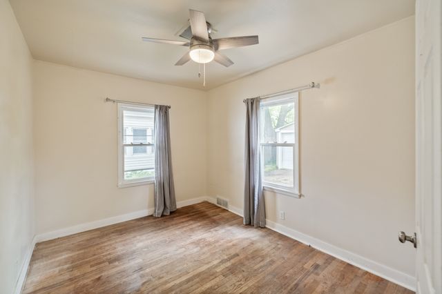 2823 Holcomb Avenue, Des Moines, IA 50310