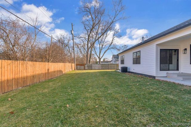 22664 Colgate Street, Farmington, MI 48336