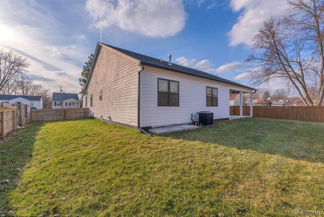 22664 Colgate Street, Farmington, MI 48336