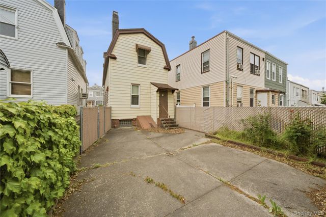 6661 74th Street, Middle Village, NY 11379
