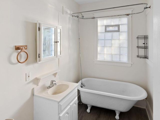 2015 Pleasant Avenue, Minneapolis, MN 55404