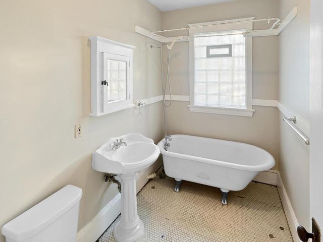 2015 Pleasant Avenue, Minneapolis, MN 55404