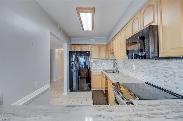 3288 Page Ave Apt 1012, Virginia Beach, VA 23451