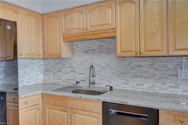 3288 Page Ave Apt 1012, Virginia Beach, VA 23451