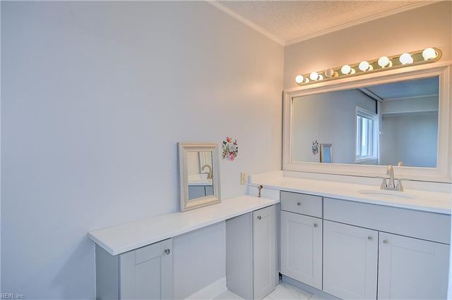 3288 Page Ave Apt 1012, Virginia Beach, VA 23451