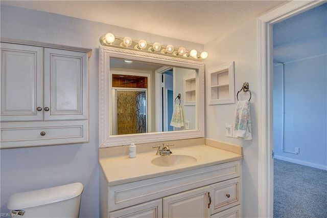 3288 Page Ave Apt 1012, Virginia Beach, VA 23451