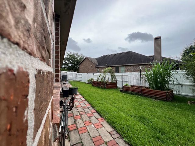 6181 Bridgewater Lane, League City, TX 77573